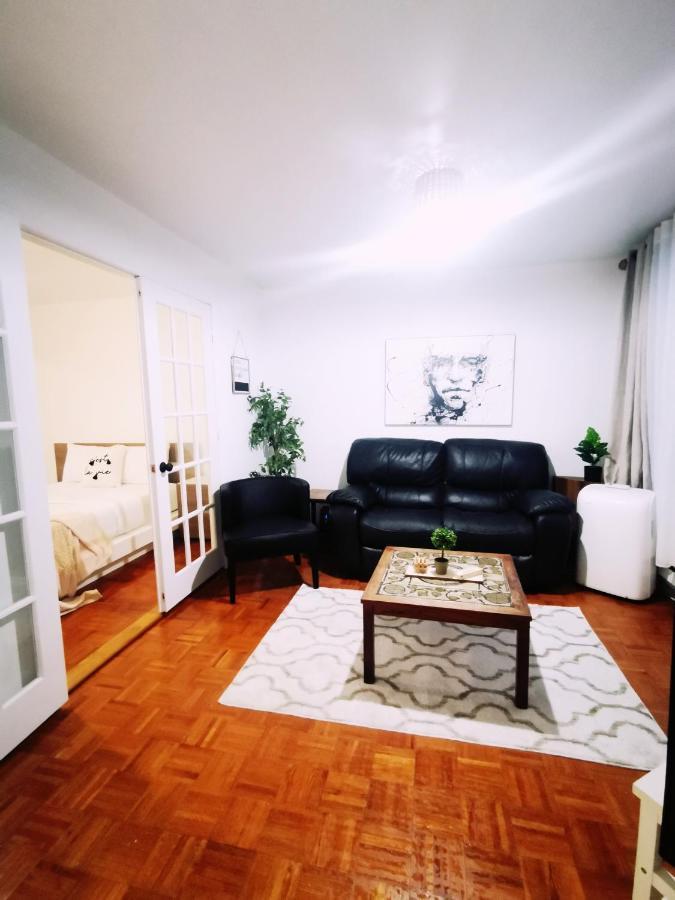 Plush 2 Bedroom Unit 5Min Downtown Off Wellington Montreal Exterior photo
